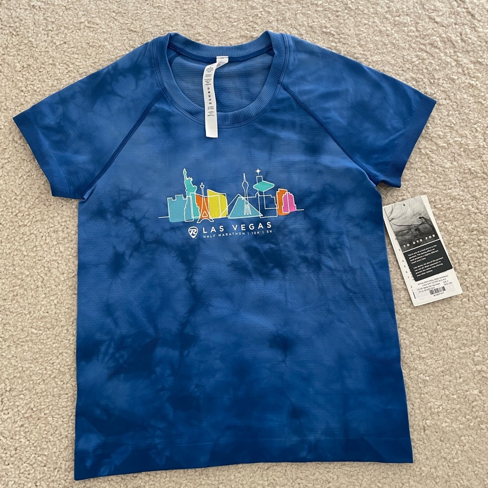 Lululemon Swiftly Tech Tee 2.0 “RnR Las Vegas” design, tie die blue color. Size6